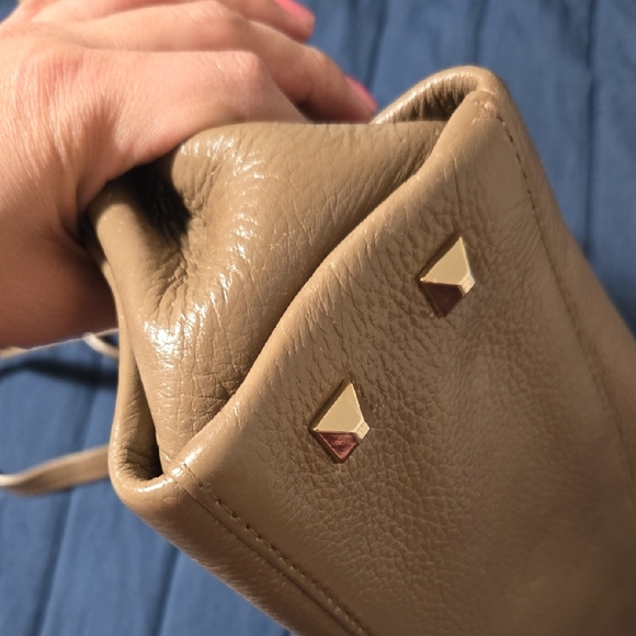 Kate Spade Tan Leather Shoulder Bag with Gold Accents - Picture 11 of 12